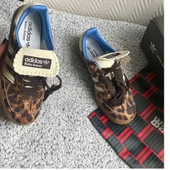 Adidas Safari Print Sneakers with Blue Accents - Picture 4 of 7